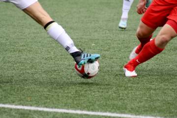球迷列FIFA官网数据证实阿拉冠进球有效，C罗回应接受是美德（配图示意）